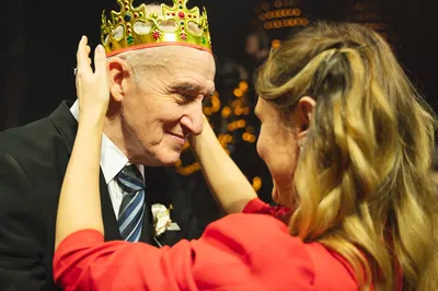 Crowning the king of the evening